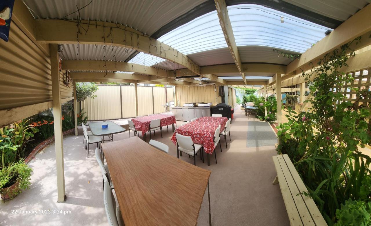Traplins Accomodation เลคส์เอนทรานส์ ภายนอก รูปภาพ